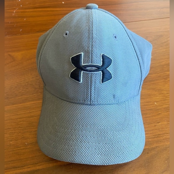 Youth Under Armour Athletic Hat - Picture 1 of 5